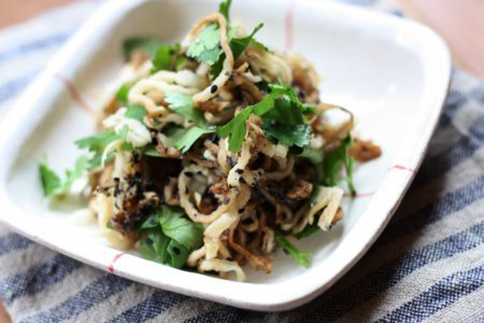 「香味野菜の切り干しサラダ」の作り方